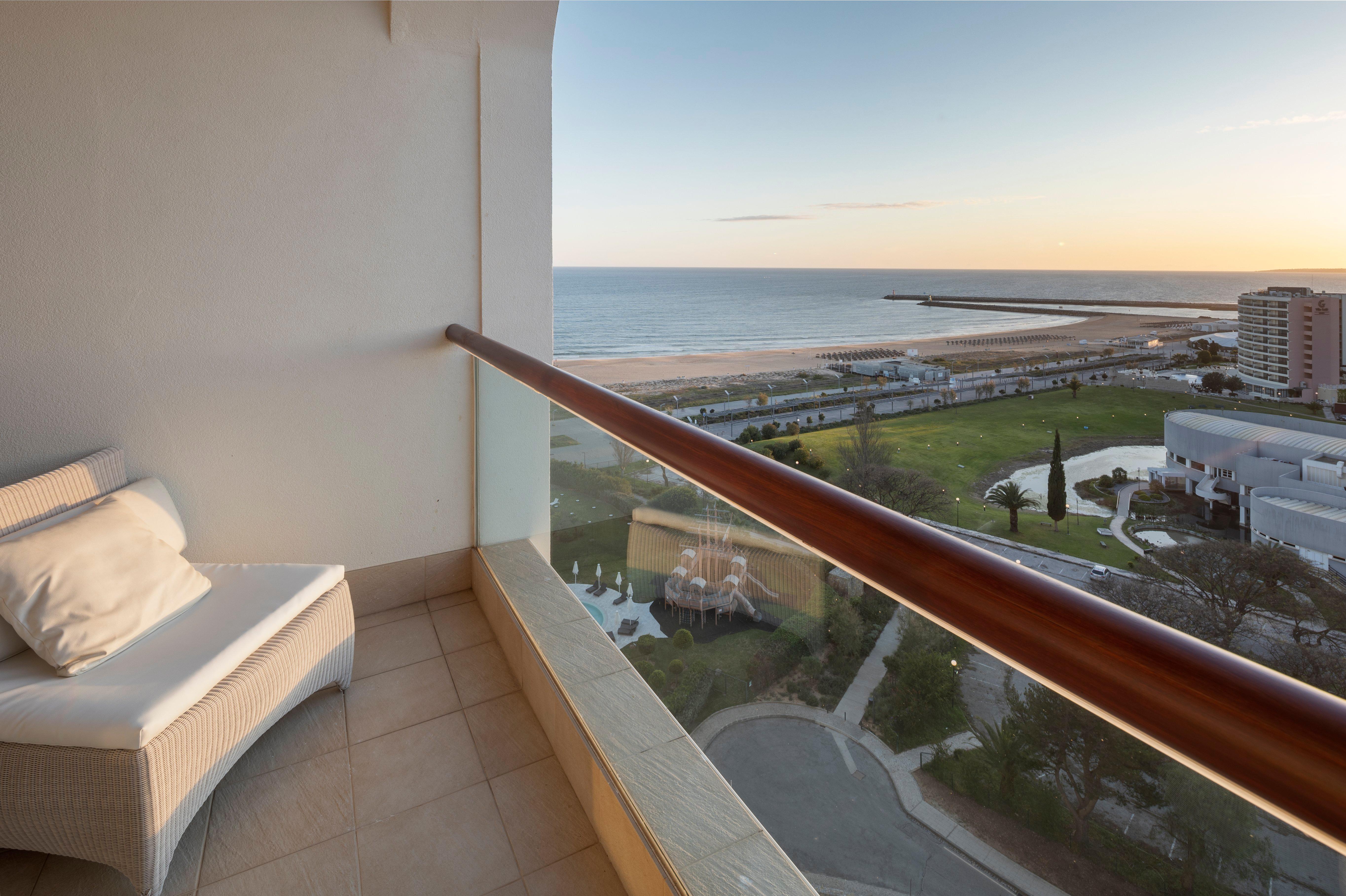 Crowne Plaza Vilamoura - Algarve By Ihg Eksteriør billede A balcony