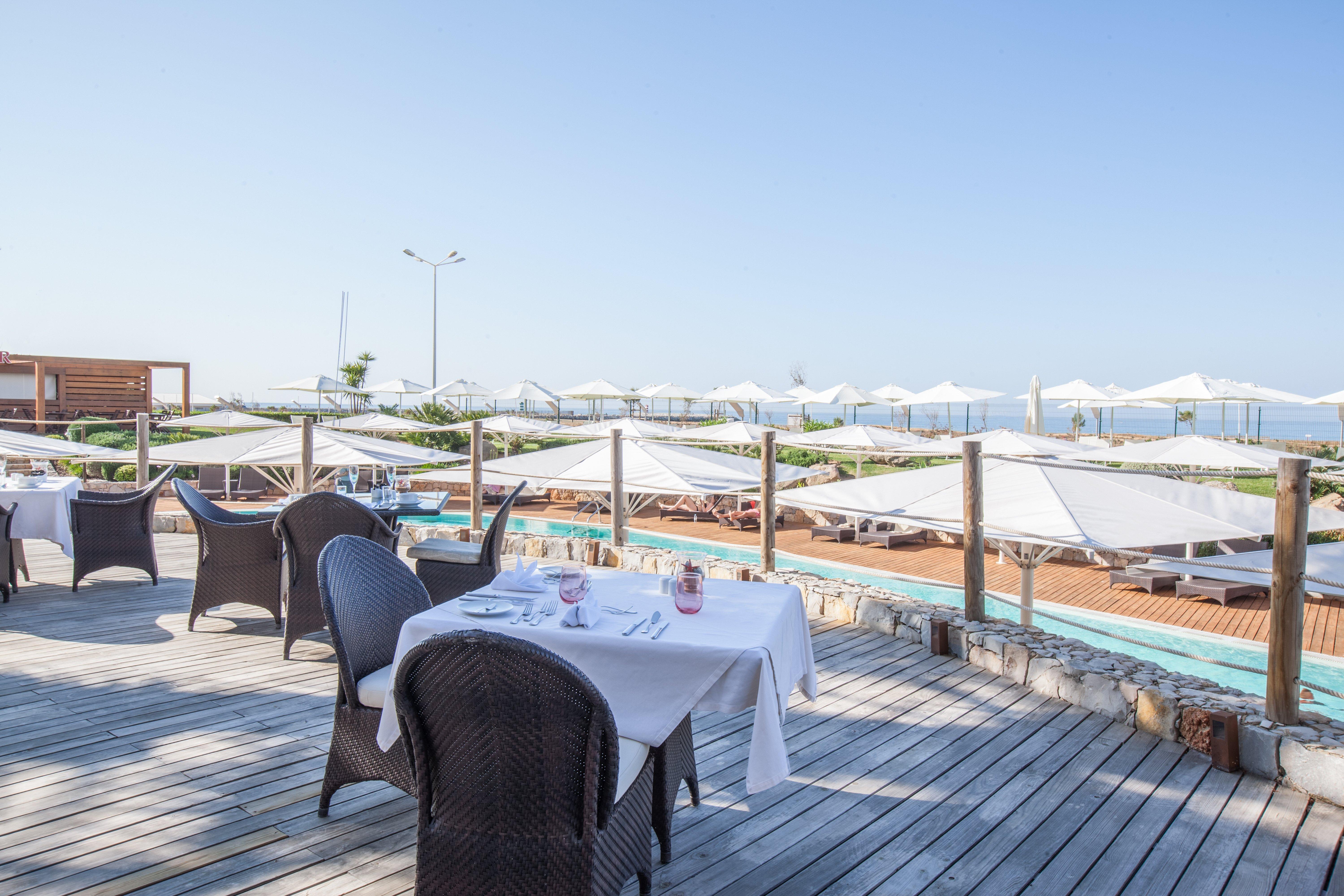 Crowne Plaza Vilamoura - Algarve By Ihg Eksteriør billede The beach at the hotel