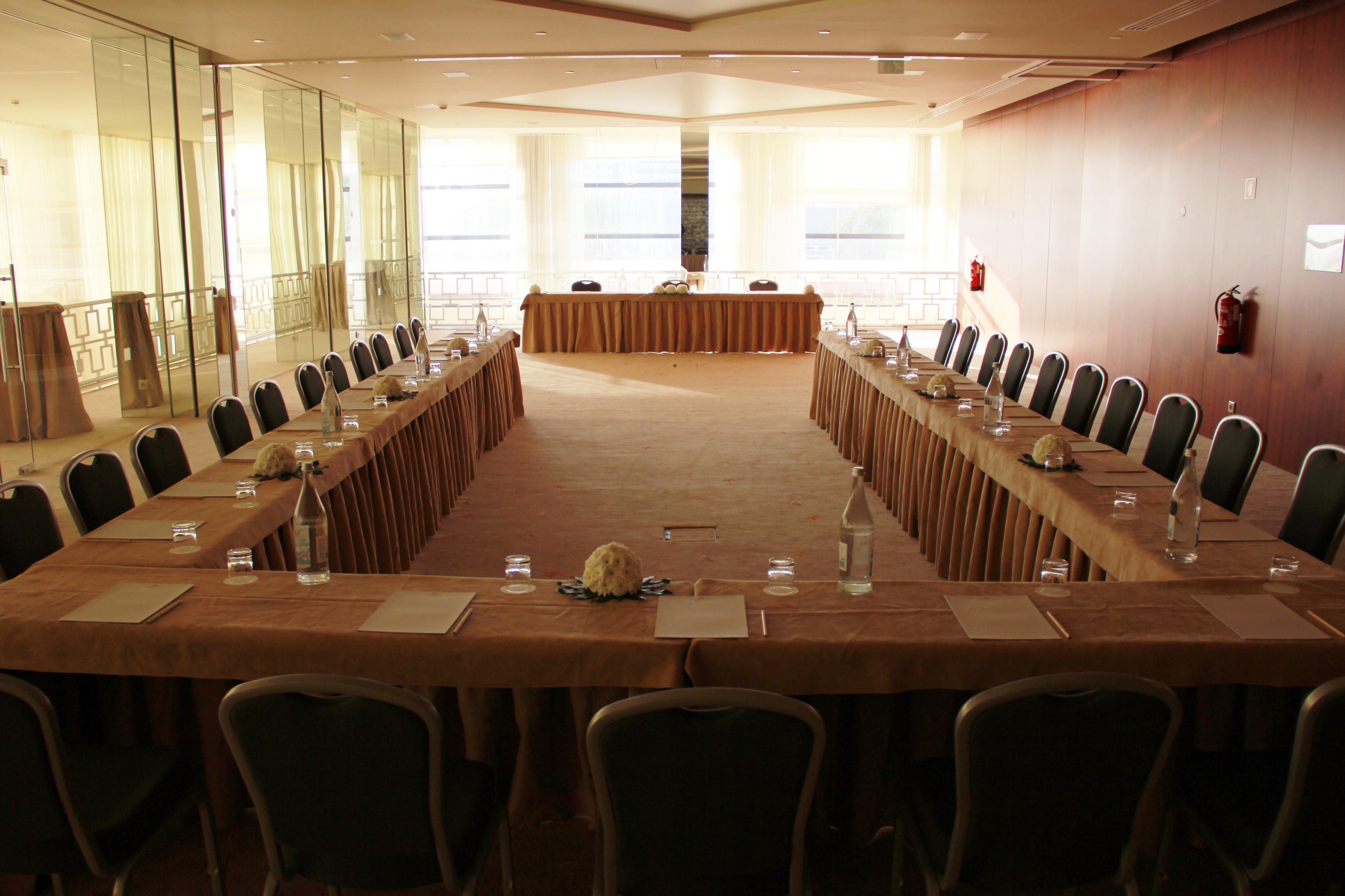 Crowne Plaza Vilamoura - Algarve By Ihg Eksteriør billede The conference room of the European University Barcelona